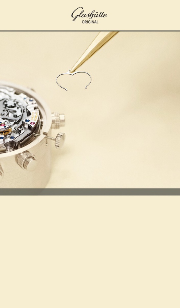 Сборка механизма дорогих белых часов