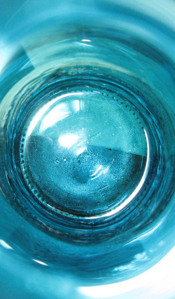 Дно стеклянного сосуда