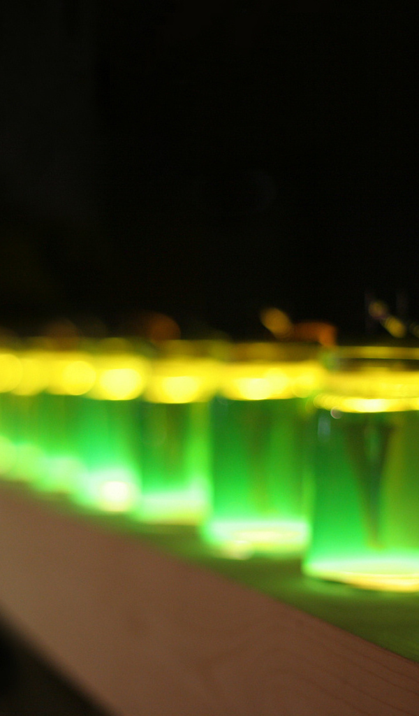 Ряд баночек 