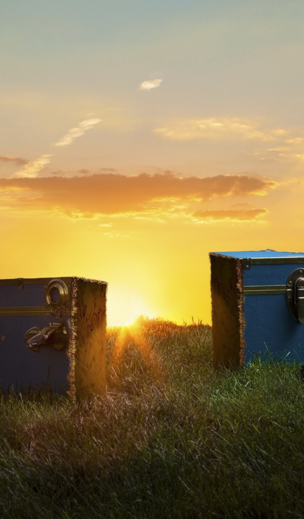 Фокус с разрезанной женщиной на природе