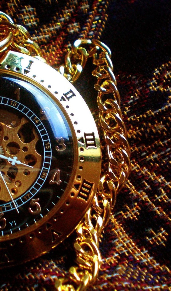 Часы на цепочке в стиле стимпанк