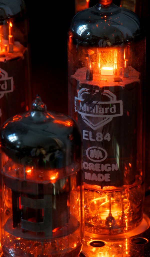 Работающие вакуумные лампы