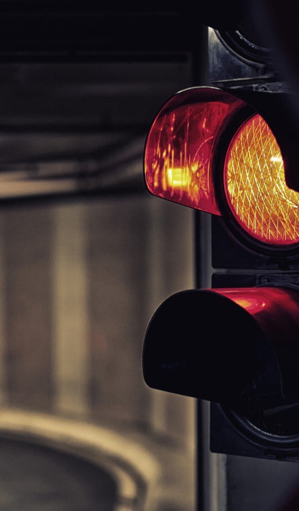 Желтый свет светофора