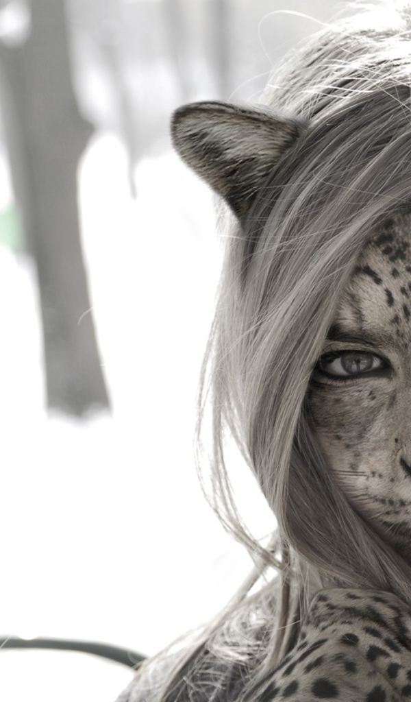 Девушка кошка на фоне снега