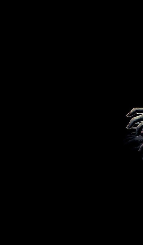 Руки толпы зомби на черном фоне