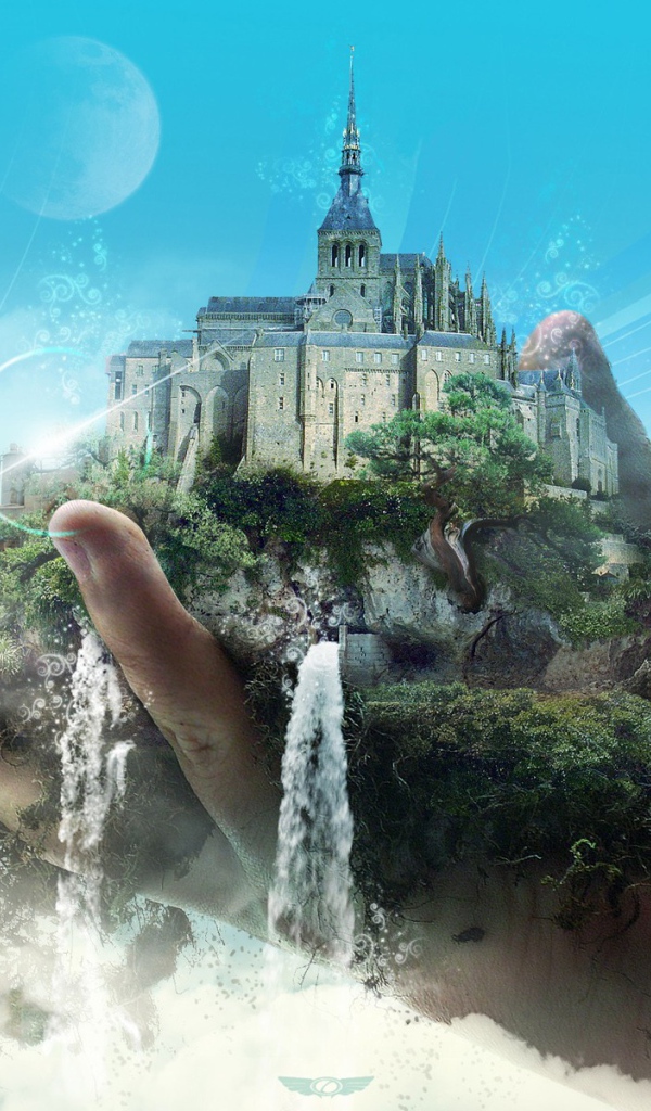 Холм с замком в руке