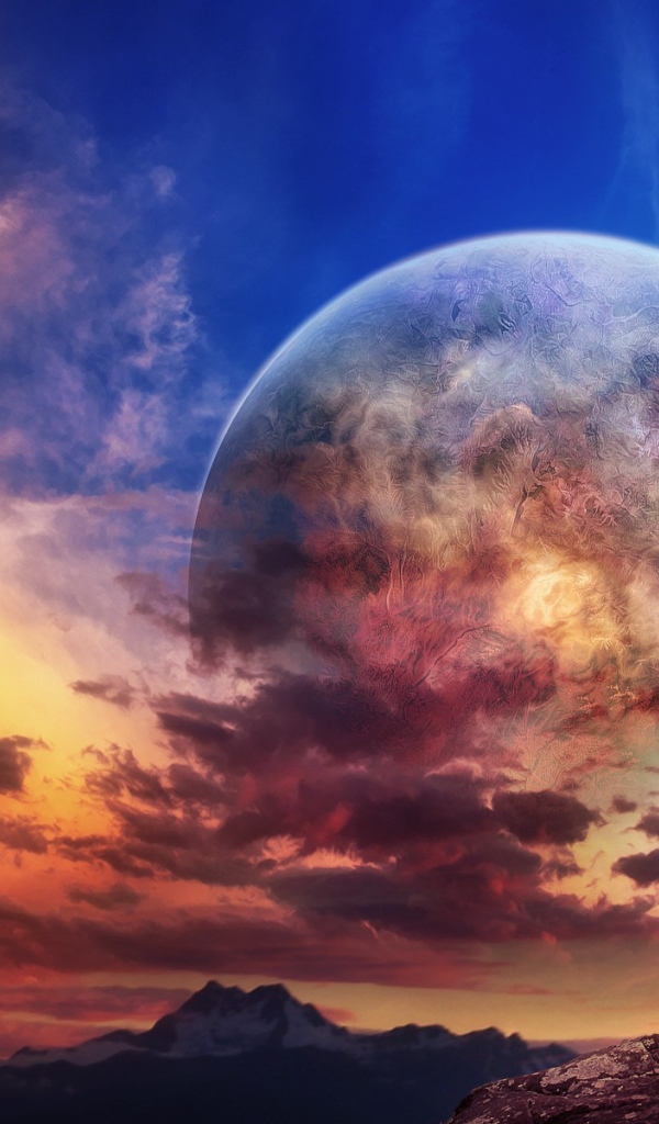 Девушка смотрит на соседнюю планету