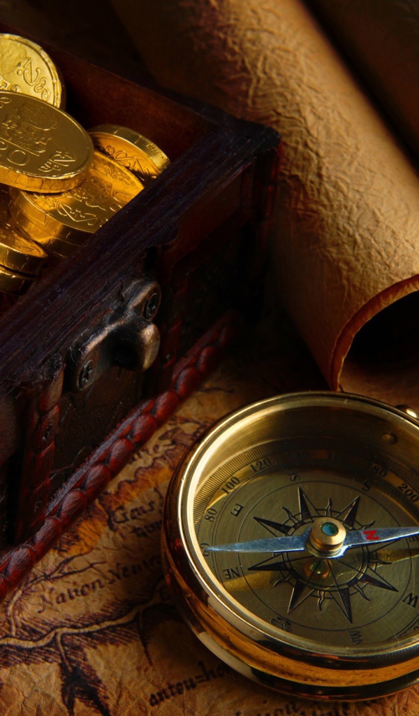 Золотые монеты в шкатулке