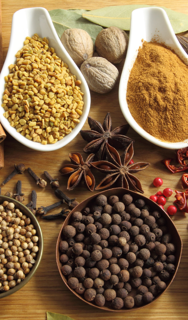 Плошки с разными специями