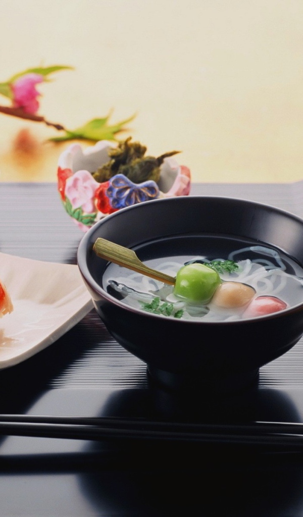 Японская еда на столе, суши