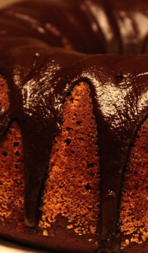 Коричневый кекс с шоколадом