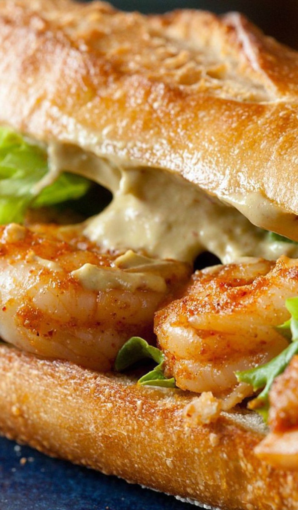 Вкусный горячий сэндвич