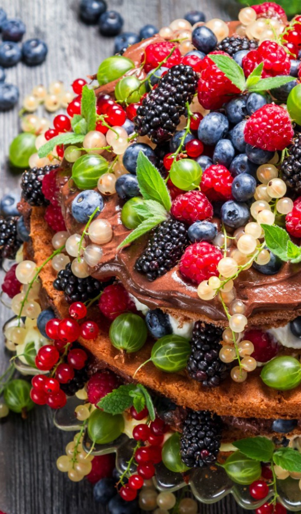 Роскошный пирог с ягодами