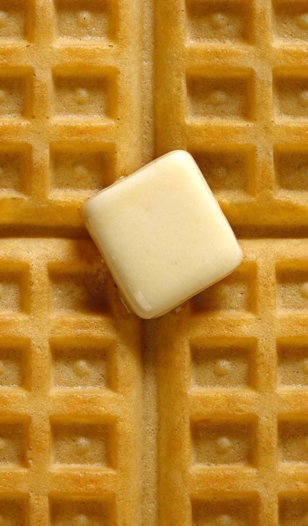 Кусочек масла на выпечке