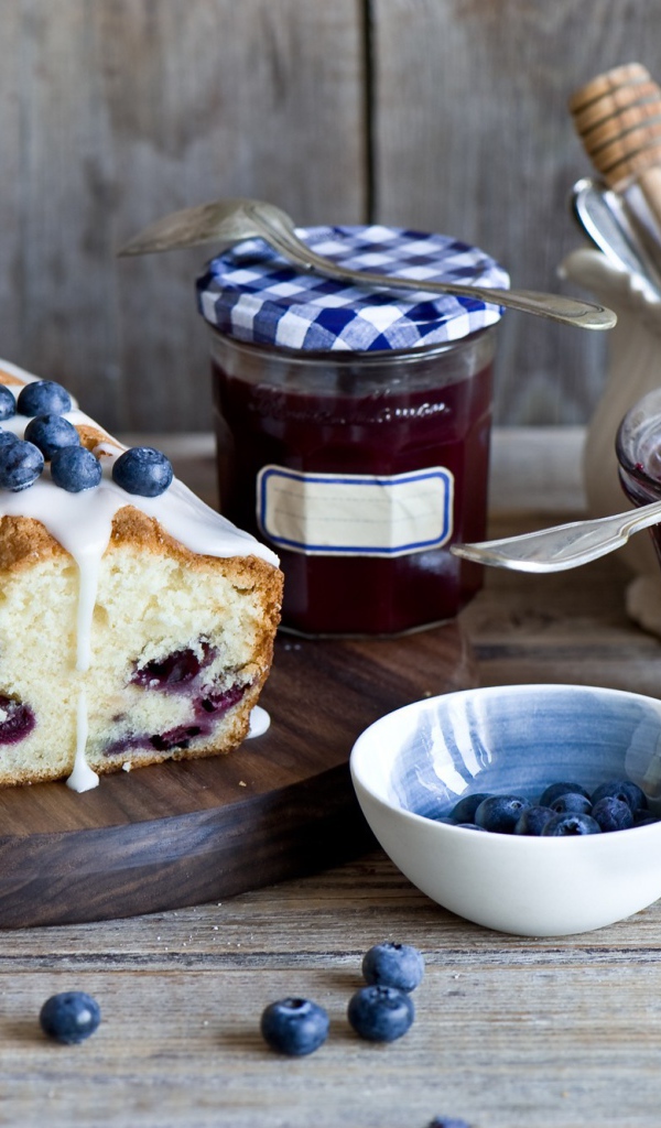 Варенье из черники и черничный кекс