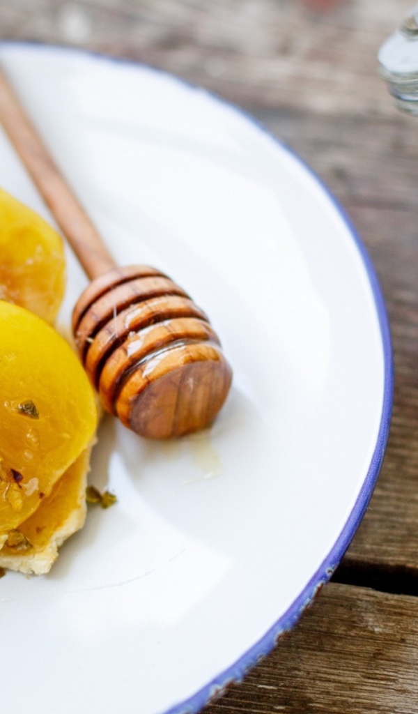 Блюдо со свежим медом