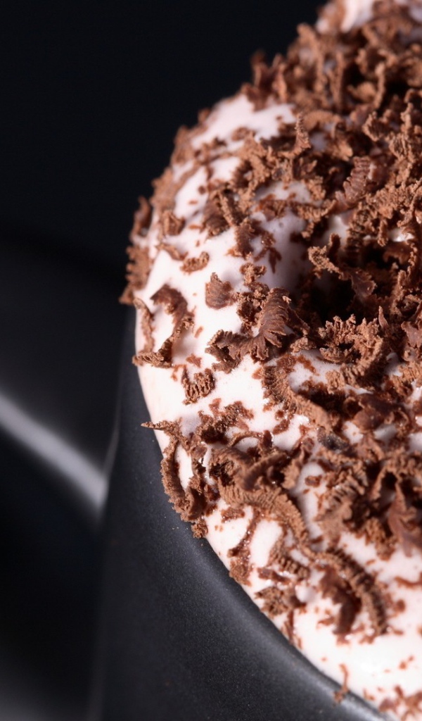 Шоколадная стружка на пенке кофе