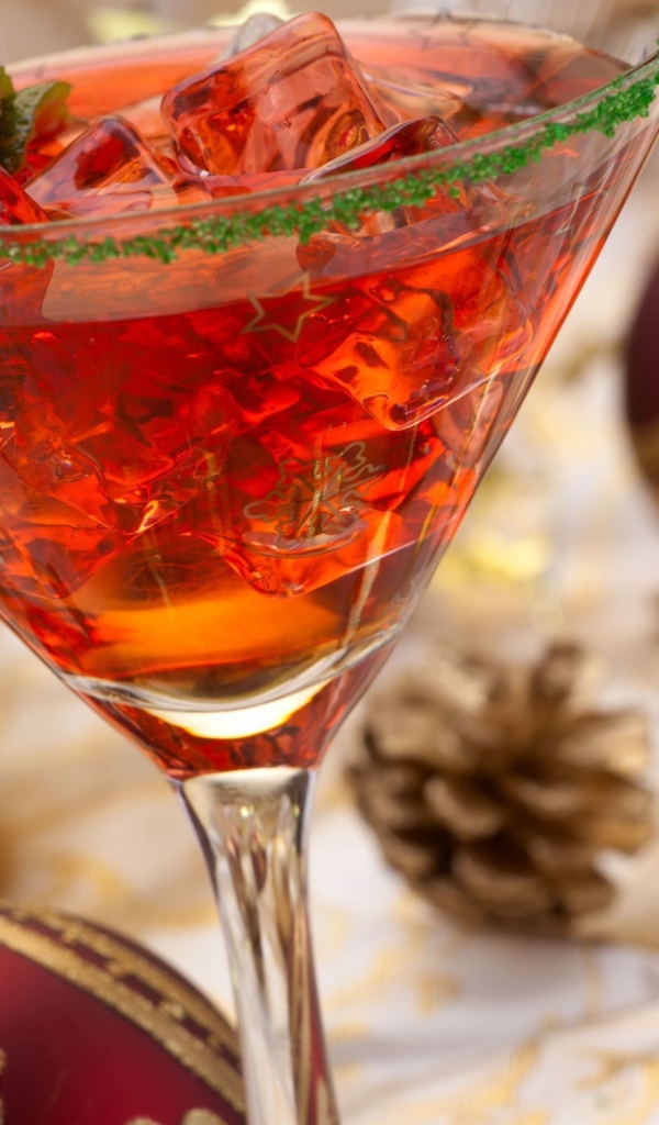 Новогодний коктейль со льдом