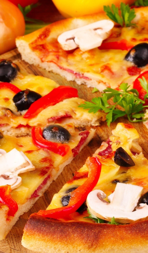 Пицца с грибами и перцем