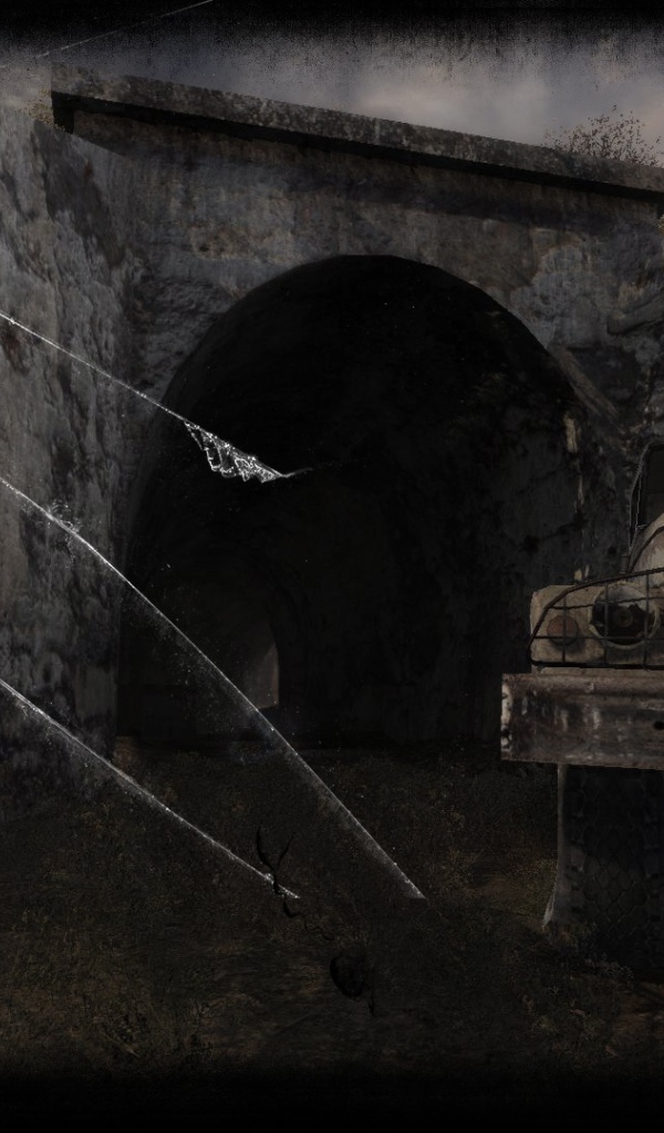 Вход в заброшенную военную базу