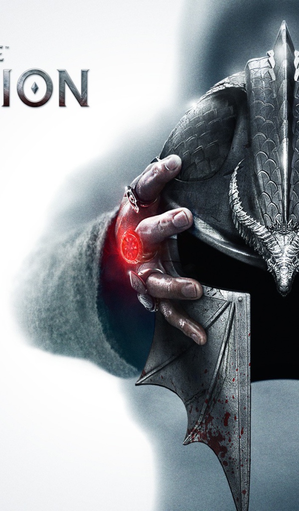 Шлем в руках в игре Dragon Age Inquisition