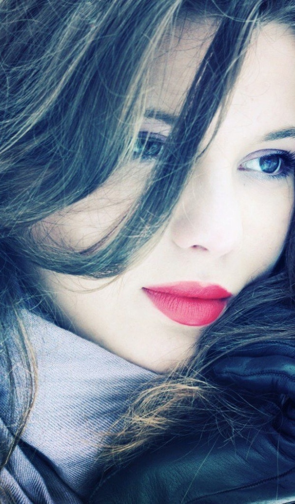 Девушка со светлой кожей