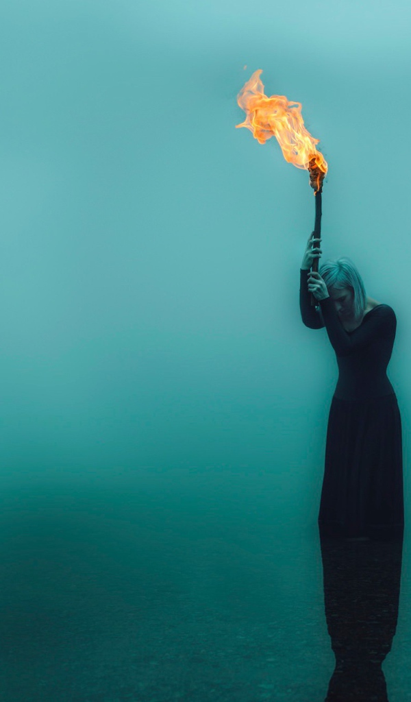 Женщина с факелом