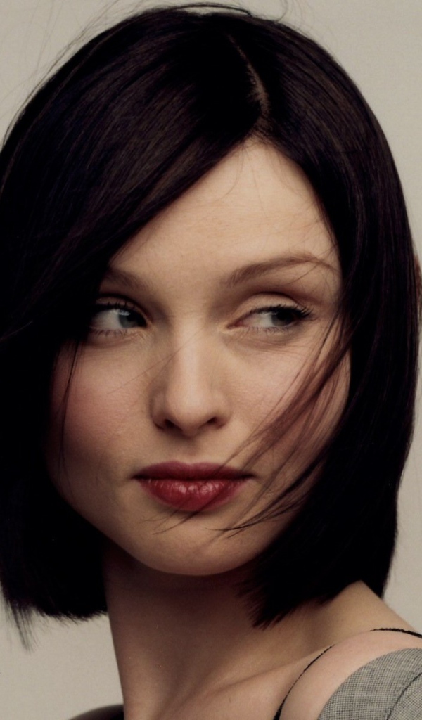 Красивая женщина Софи Эллис-Бекстор