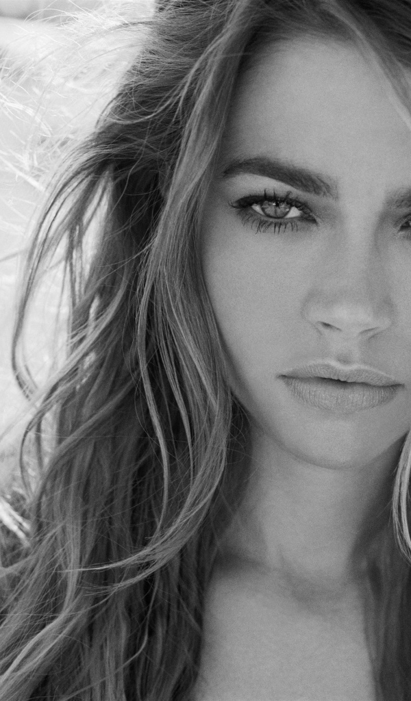 Черно белое фото Дениз Ричардс