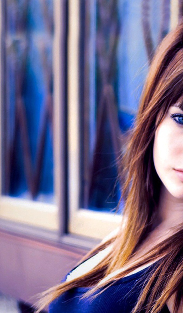 Голубоглазая шатенка Сьюзен Коффи