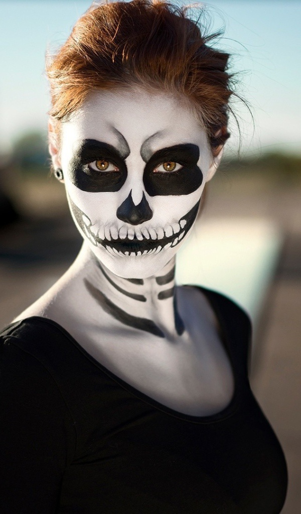 Боди арт на лице у девушки