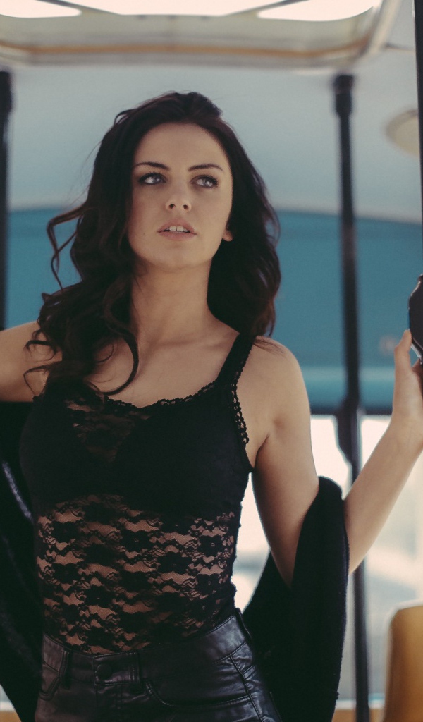 Милая девушка в автобусе