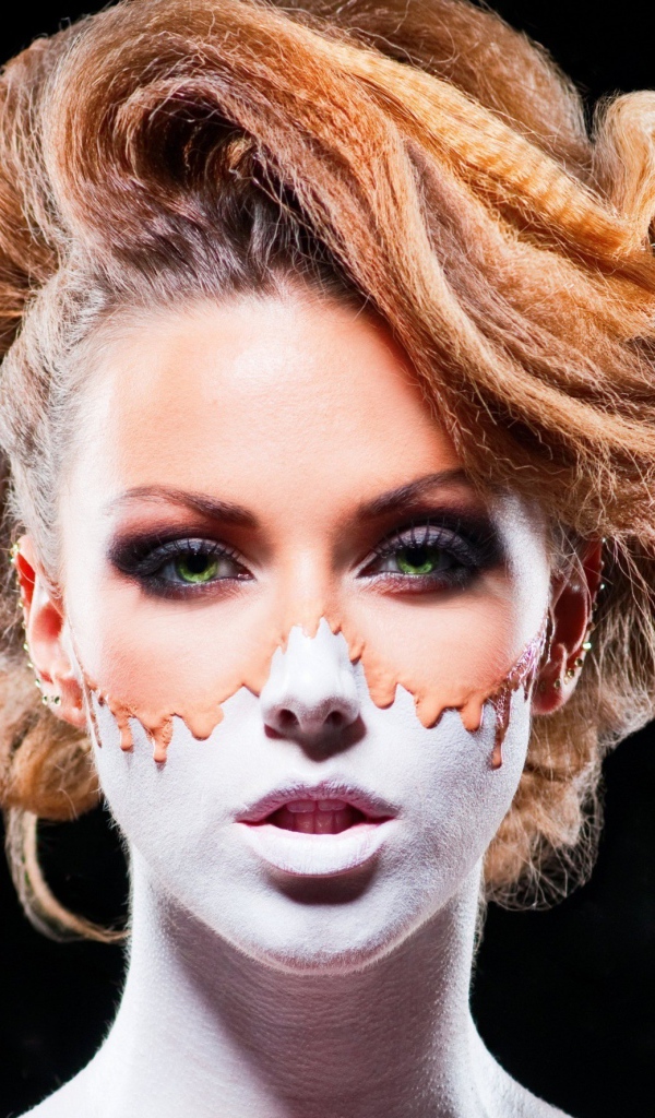 Фантастический макияж у девушки