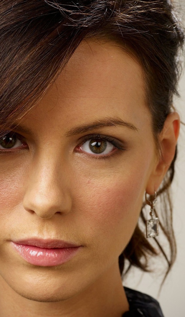 Девушка модель Кейт Бекинсейл