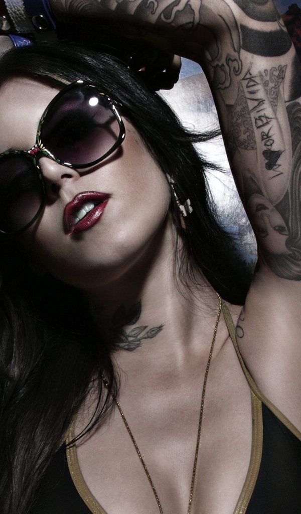 Девушка мастер тату Kat Von D