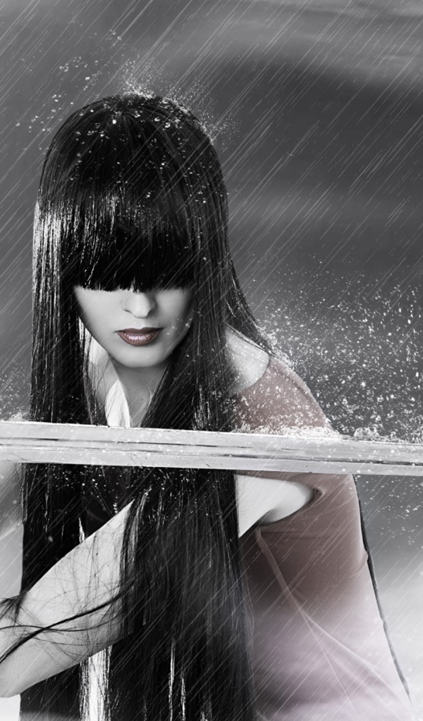 Девушка с мечом под дождем