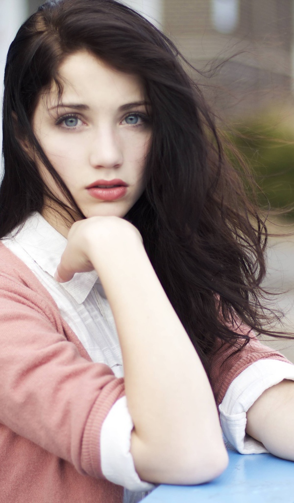 Lovely girl Emily Rudd