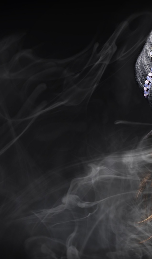 Натали Дормер в шапке