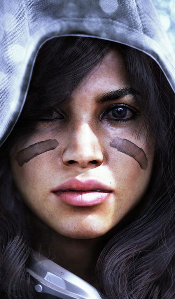 Девушка в капюшоне и боевой раскраске