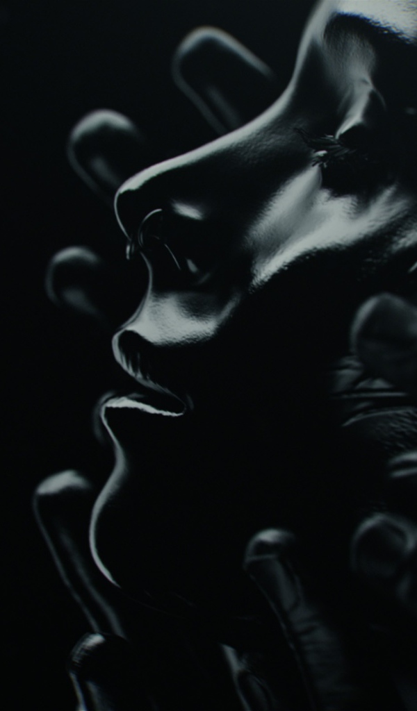 Лицо девушки в черных ладонях