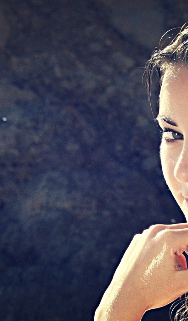 Мокрые волосы у девушки Lorena Garcia