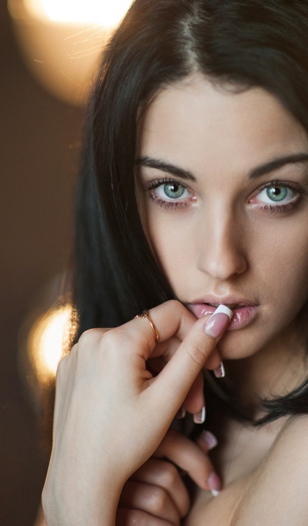 Красивая девушка Алла Бергер