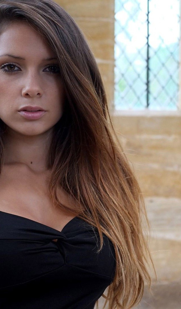 Красивая модель Луиза Мария