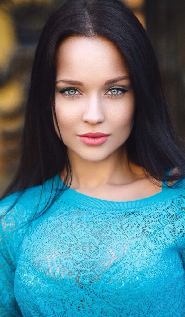 Девушка в голубом платье Ангелина Петрова