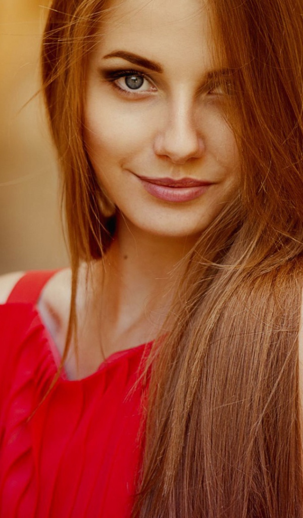 Девушка в красном платье, фото Анна Неврева