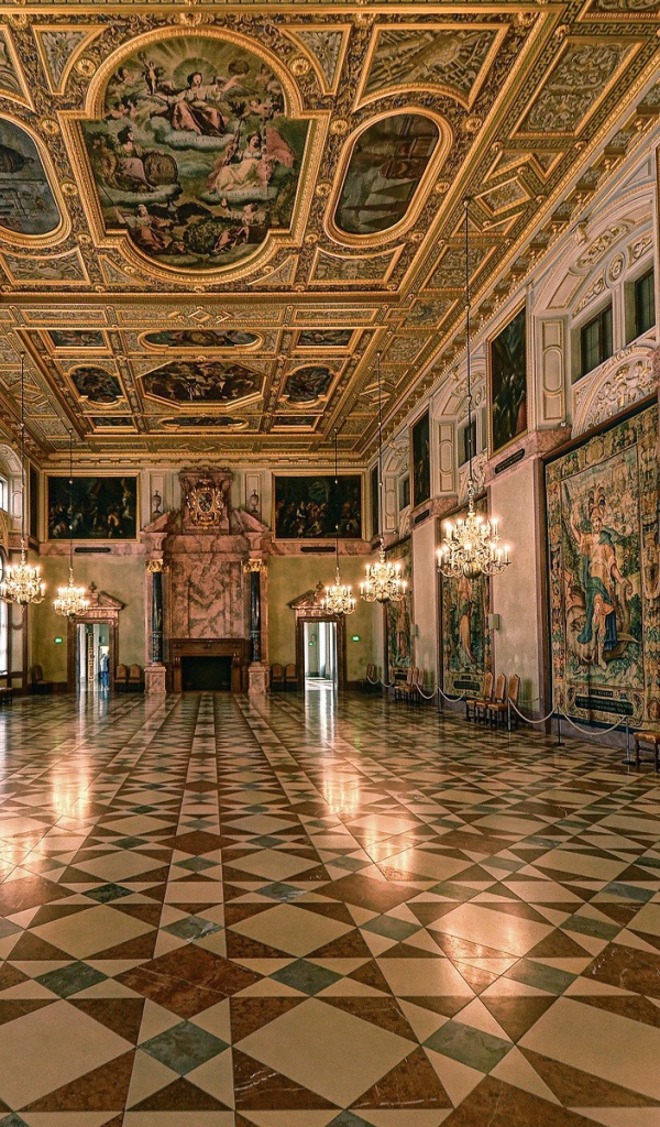 Интерьер зала в роскошном дворце