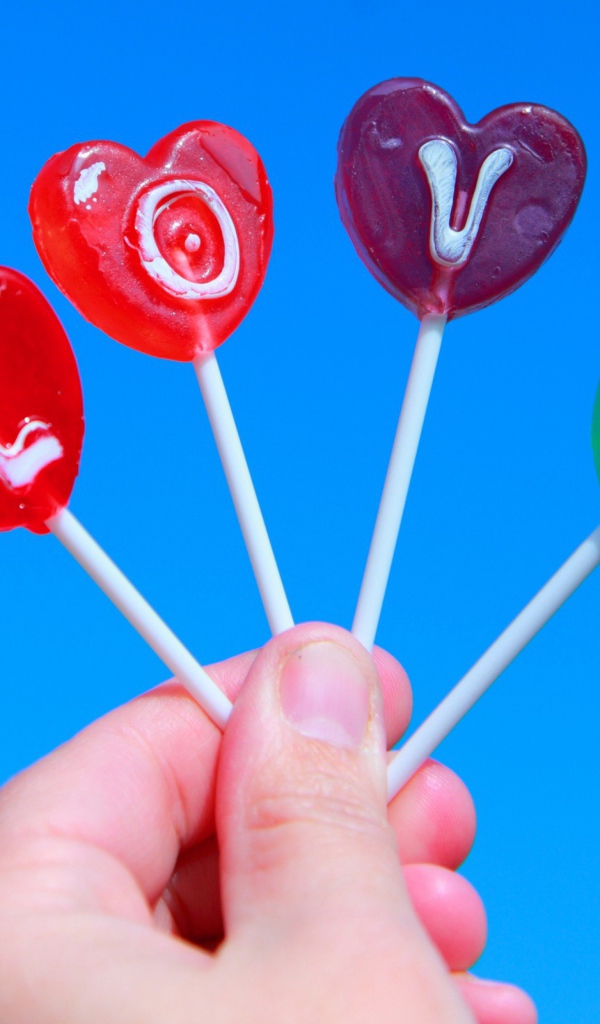 Леденцы со словом любовь