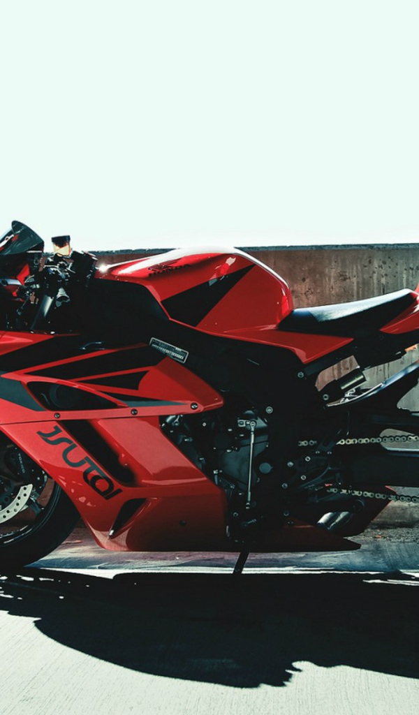 Красный мотоцикл Honda RR