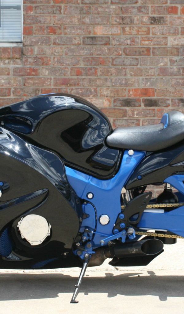 Синий спортивный Suzuki Hayabusa