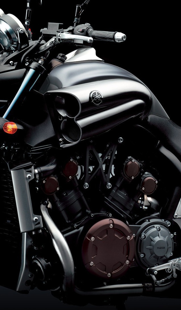 Мотоцикл Ямаха В-Макс, черный